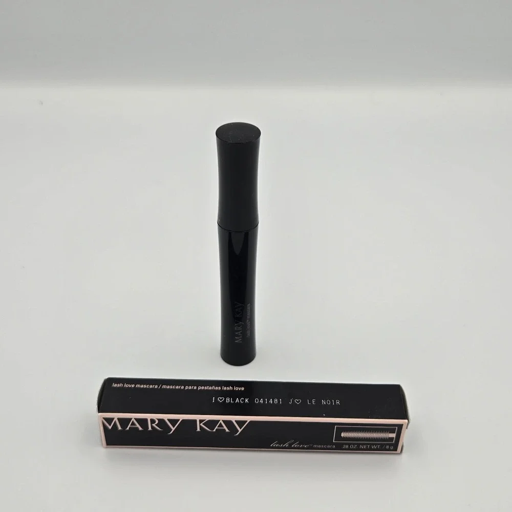 Mary Kay Lash Love Mascara - I Love Black #041481 - unused in‎ box - .28 oz